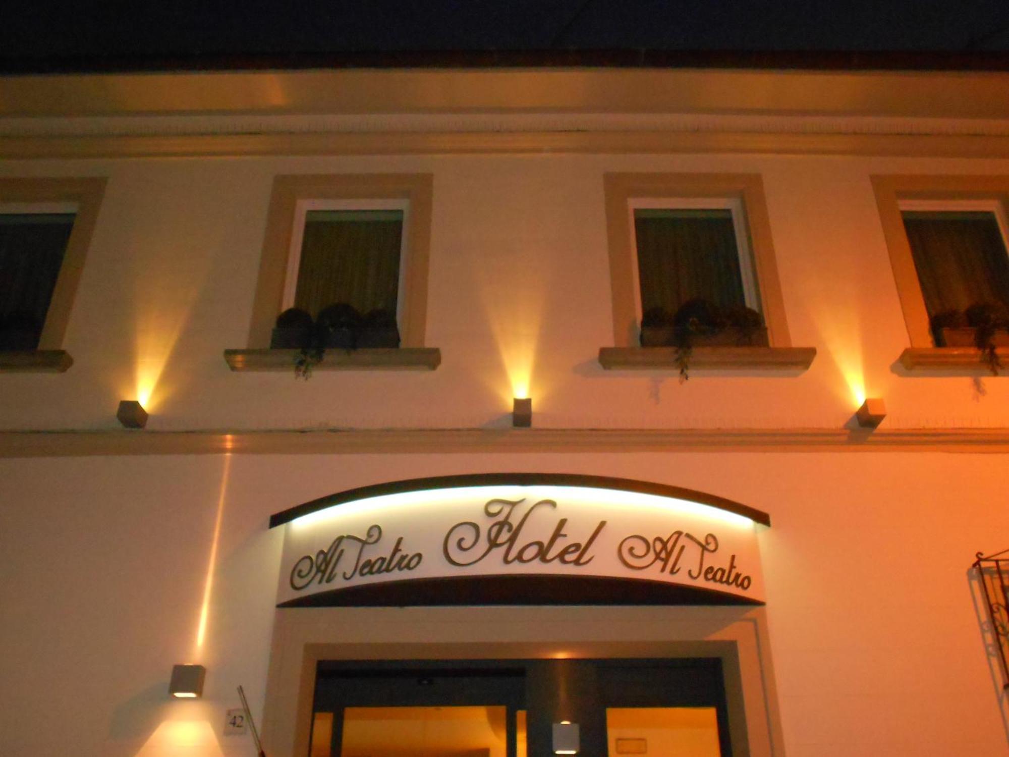 Al Teatro Hotel Livorno Ngoại thất bức ảnh